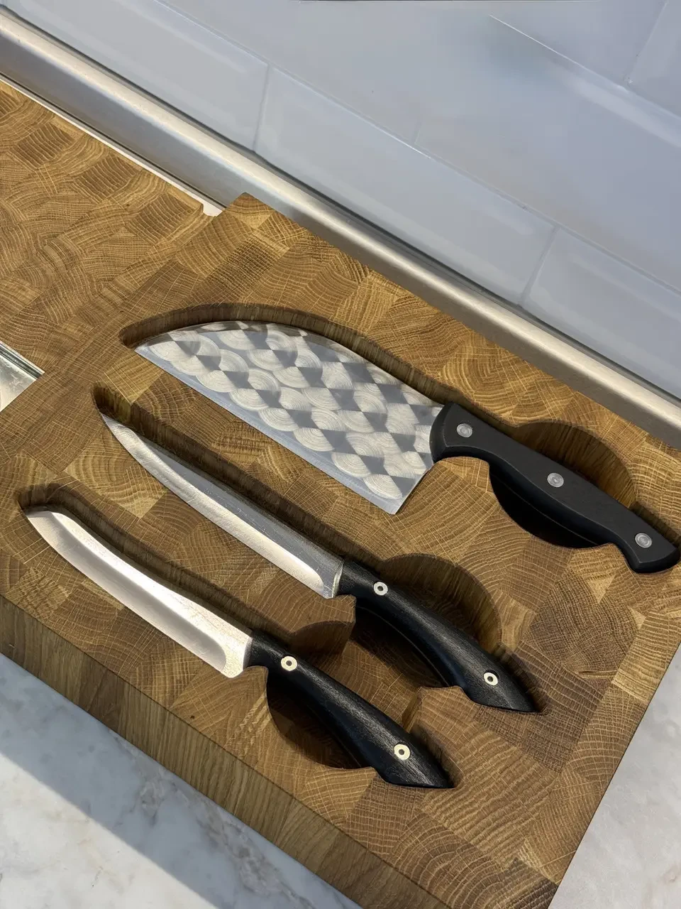 Кухонний набір подвійна торцева дошка з гастроємністю та набором з 3-х ножів Gorillas BBQ DS64 (2620472397) - фото 6