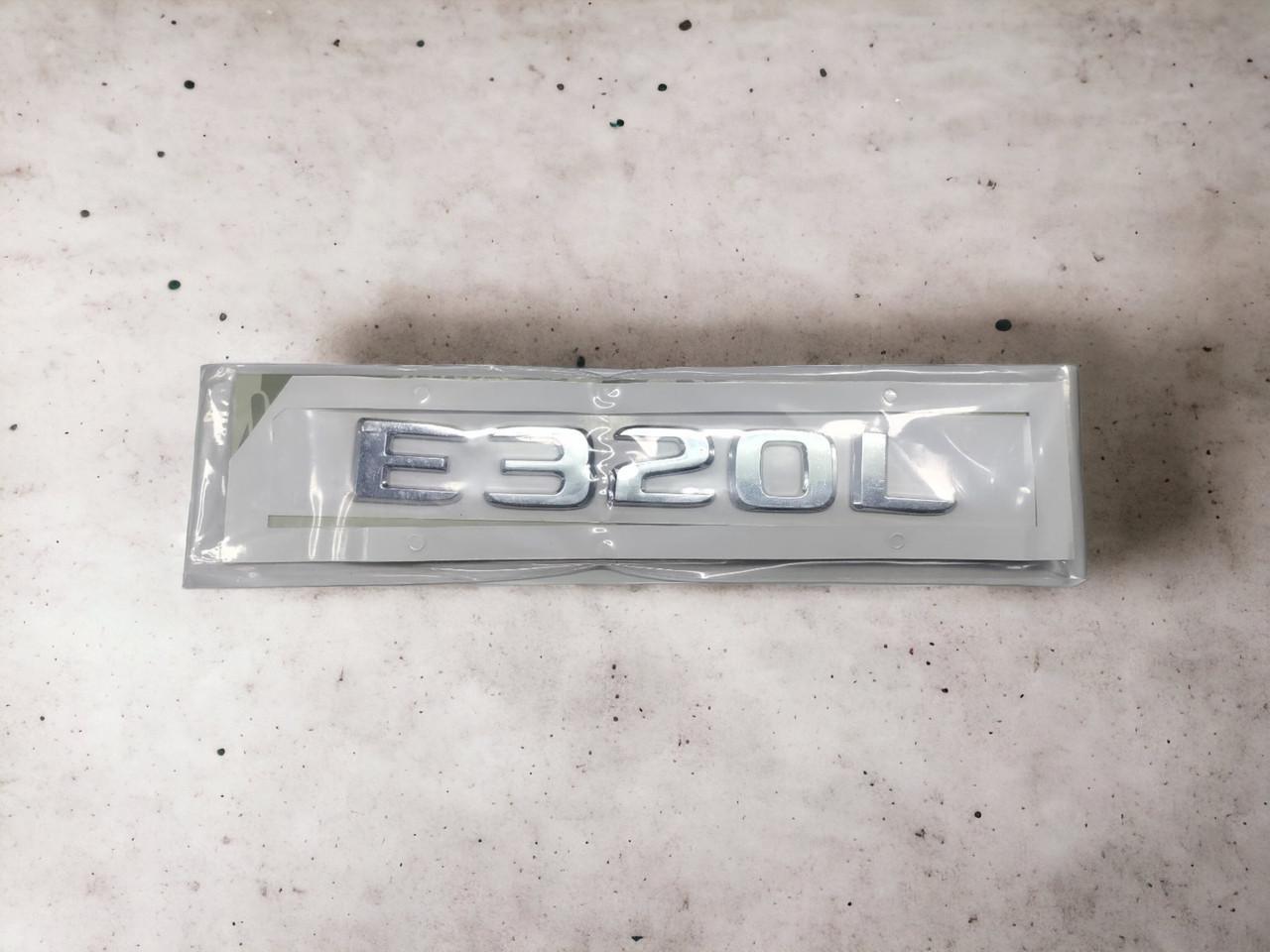 Стикер-эмблема Mercedes E320L (2028838681)