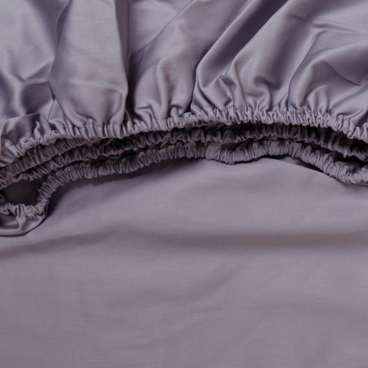 Простынь на резинке двуспальная сатин 100% хлопок 125 г/м2 160х200х25 см Серый (chn-pnr-sa-160-25-grey) - фото 3 Простынь на резинке двуспальная сатин 100% хлопок 125 г/м2 160х200х25 см Серый (chn-pnr-sa-160-25-grey) - фото 3