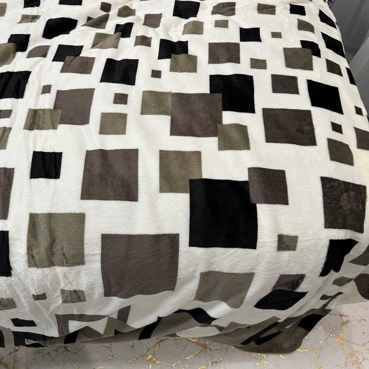 Комплект постільної білизни велюровий з малюнком з 4 наволочками євро 200x230 см Молочно-оливковий (29225212) - фото 9 Комплект постільної білизни велюровий з малюнком з 4 наволочками євро 200x230 см Молочно-оливковий (29225212) - фото 9