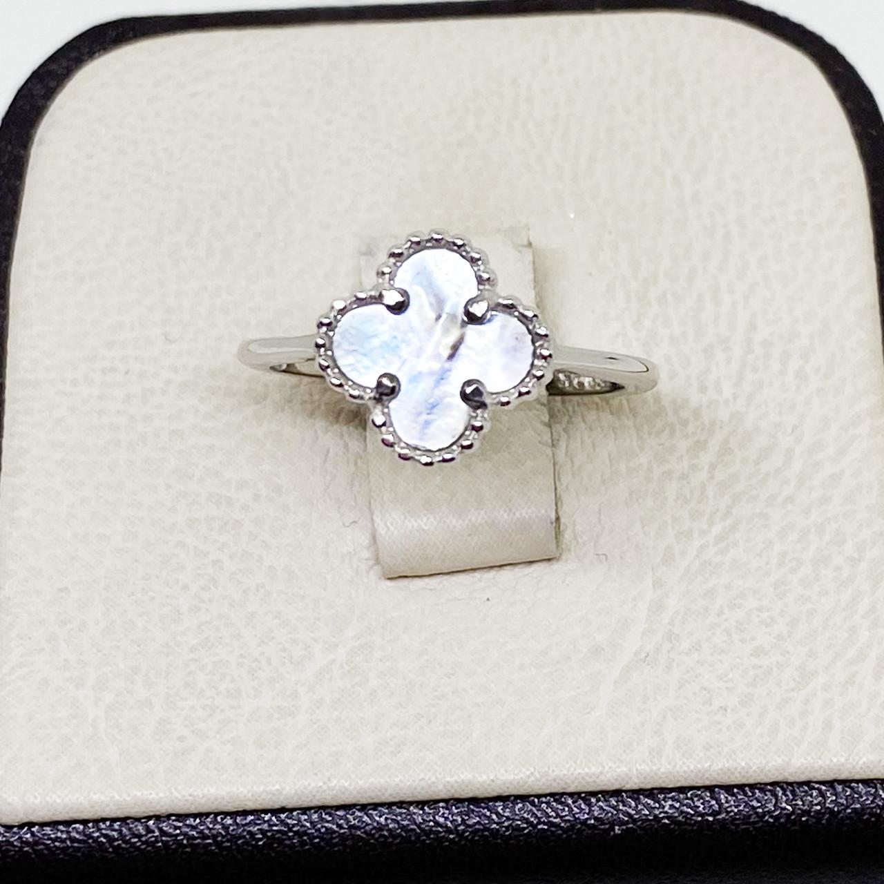 Кольцо серебряное Клевер с перламутром р. 17,5 2,49 г (1801267809)