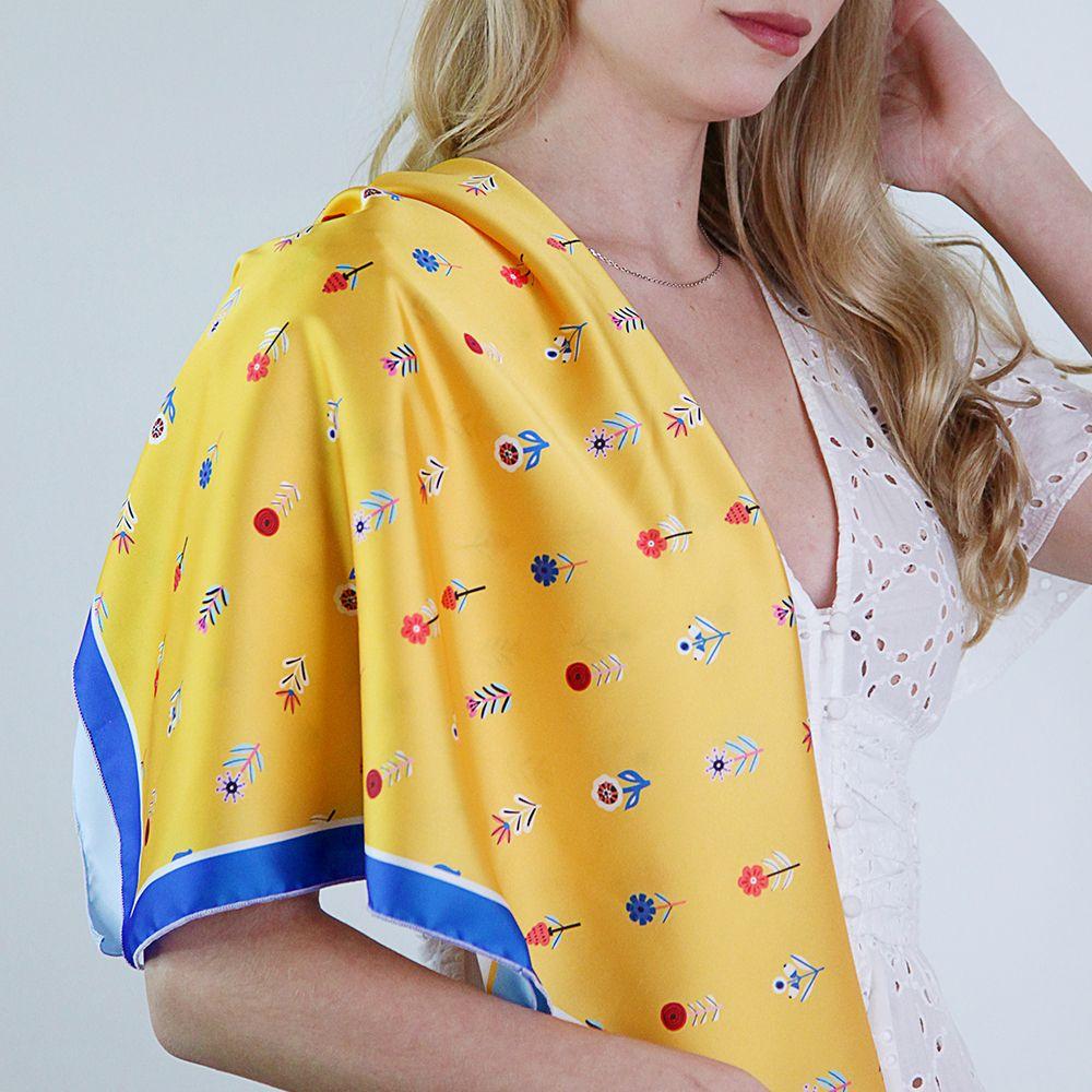 Платок шелковый Presentville Мелкие цветы 68х68 см (HUST_25M008)