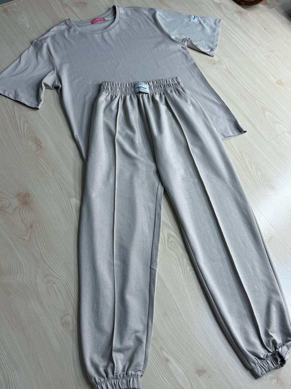 Костюм женский CAPPITONE 101212 футболка и брюки джоггеры со швом L Серый (1688) - фото 5 Костюм женский CAPPITONE 101212 футболка и брюки джоггеры со швом L Серый (1688) - фото 5