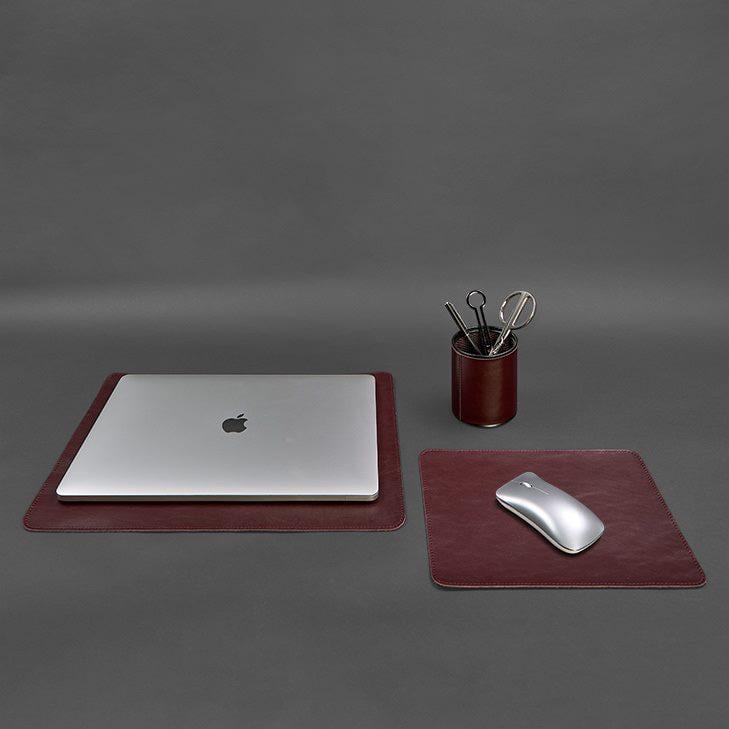 Набор настольный из натуральной кожи 1.0 краст Бордовый (A-027791) Набор настольный из натуральной кожи 1.0 краст Бордовый (A-027791)