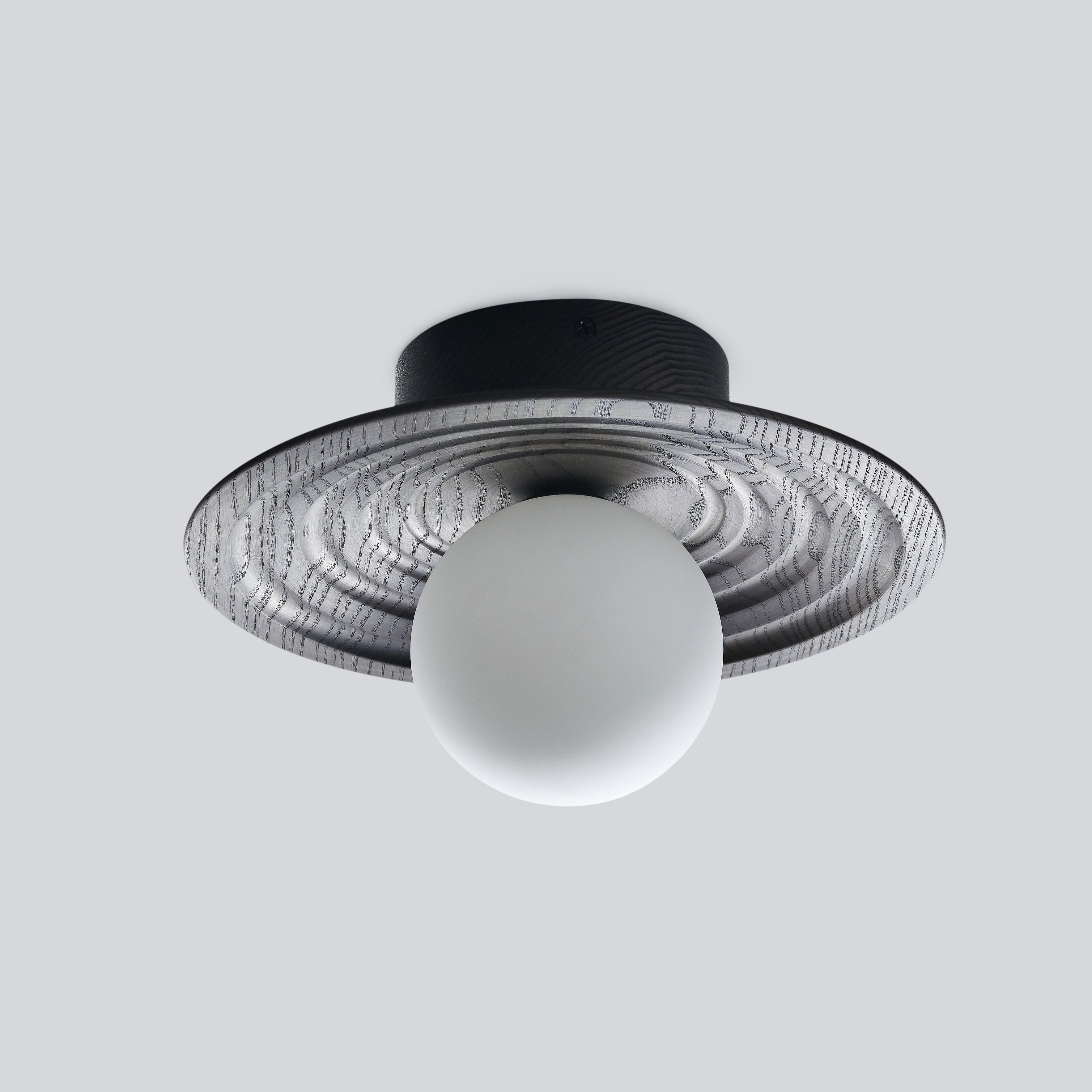 Потолочный светильник с точеным из ясеня плафоном Gaff Design Orbit Black (C02)