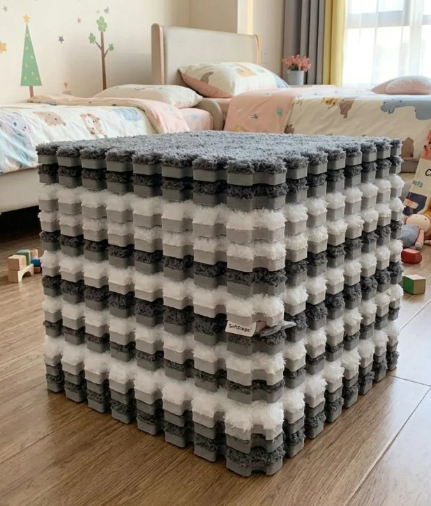 Коврик-пазл детский плюшевый 30x30 см 10 шт. Белый с серым (4768) Коврик-пазл детский плюшевый 30x30 см 10 шт. Белый с серым (4768)