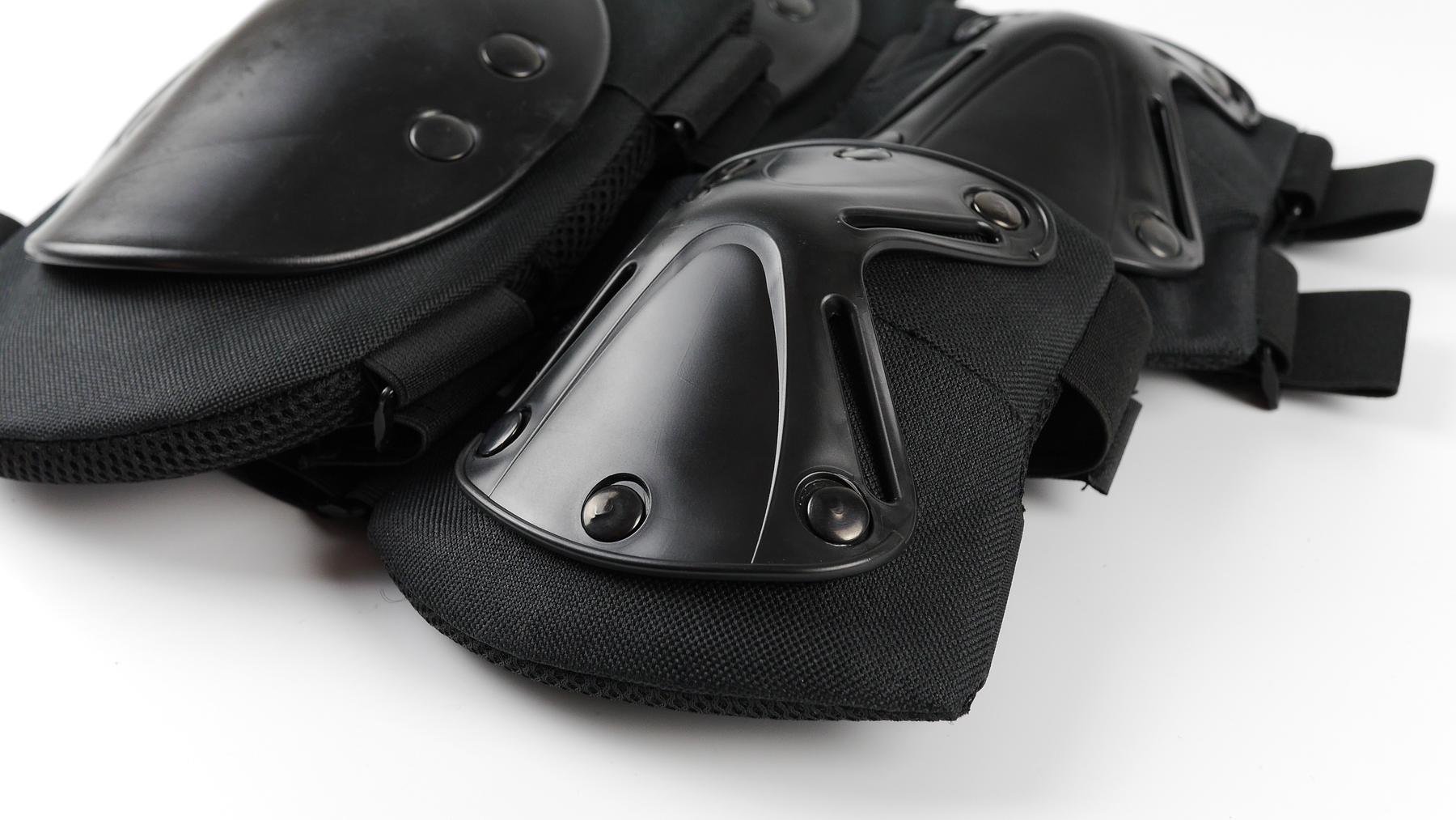 Комплект защиты из наколенников и налокотников Black (1011) - фото 2 Комплект защиты из наколенников и налокотников Black (1011) - фото 2