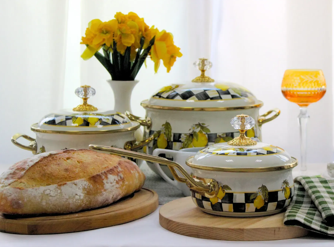 Ковш эмалированный Elmani SICILY с крышкой 0,9 л 14х31 см - фото 3 Ковш эмалированный Elmani SICILY с крышкой 0,9 л 14х31 см - фото 3