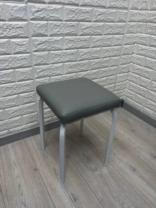 Табурет кухонний Tutty+ 30х30х45 см Сірий (28374528)