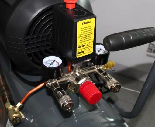 Компрессор поршневой GTM KAV3050 2484430537 масляный для гаража 50 л 2,2 кВт - фото 3 Компрессор поршневой GTM KAV3050 2484430537 масляный для гаража 50 л 2,2 кВт - фото 3