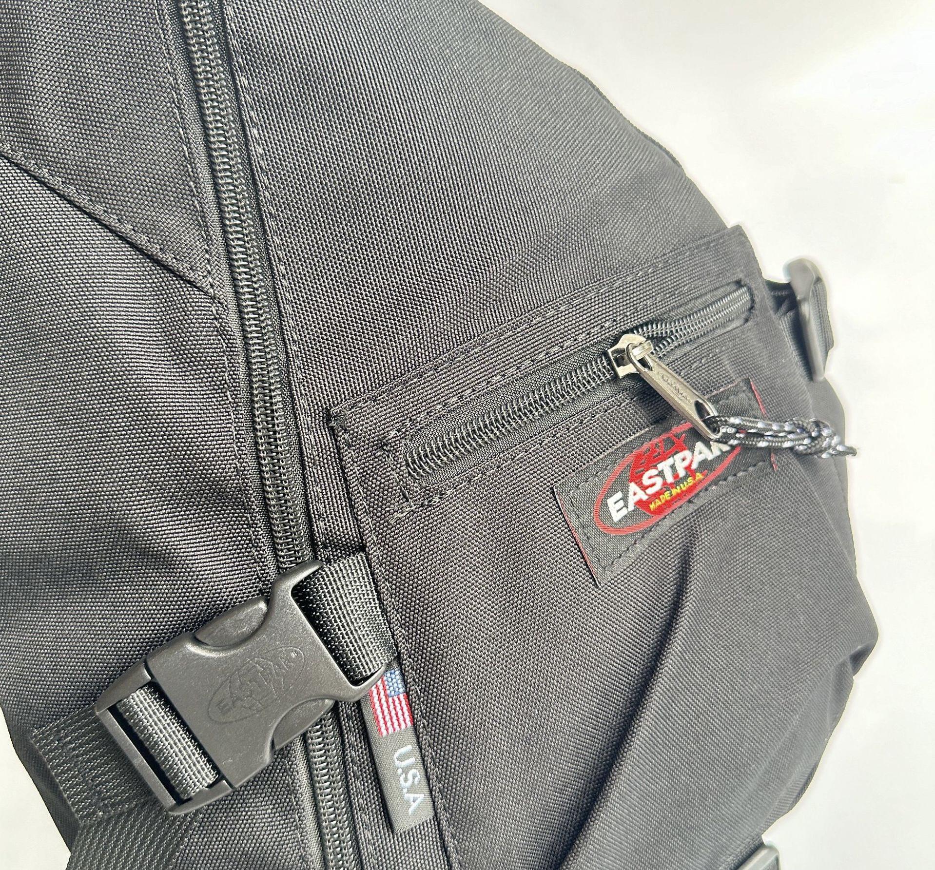 Сумка Eastpak sling bag Gore Tex 15,5 л Black (30454562) - фото 4 Сумка Eastpak sling bag Gore Tex 15,5 л Black (30454562) - фото 4