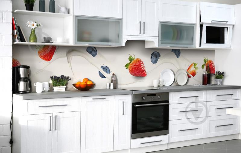 Скинали на кухню Zatarga «Ягоды в объятьях молока» 600х2500 мм виниловая 3Д наклейка кухонный фартук Скинали на кухню Zatarga «Ягоды в объятьях молока» 600х2500 мм виниловая 3Д наклейка кухонный фартук