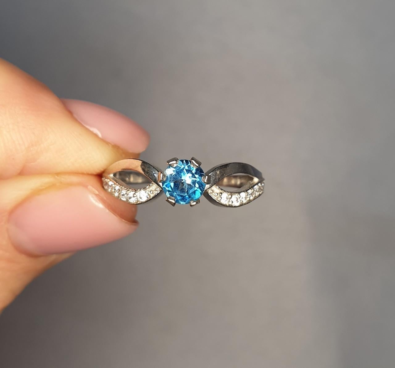 Кольцо серебряное с Лондон-топазом Ксюша р. 18 1,53 г (1354243436)