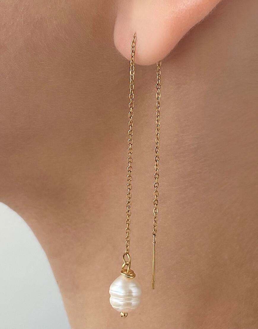 Сережки на ланцюжках з однією перлинкою жіночі NSTONE золоті One size Сережки на ланцюжках з однією перлинкою жіночі NSTONE золоті One size
