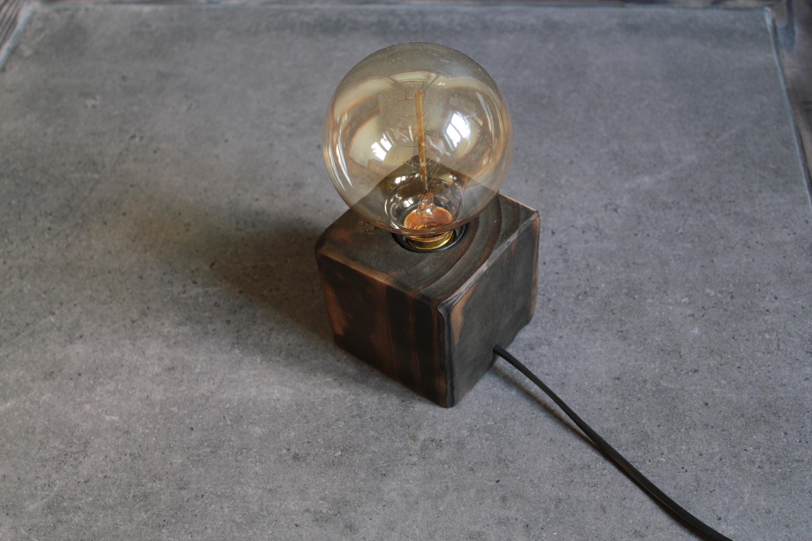 Настольная лампа LarchLoft из массива дерева 9x9x9 см Е27 (LT.1) - фото 7 Настольная лампа LarchLoft из массива дерева 9x9x9 см Е27 (LT.1) - фото 7