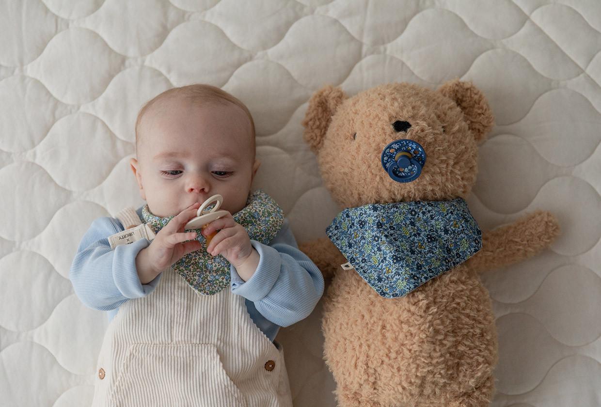 Пустышка Bibsx Liberty Colour Latex Anatomical анатомическая Chamomile Lawn 2 шт. 0-6 мес. Baby Blue/Steel Blue Mix - фото 4 Пустышка Bibsx Liberty Colour Latex Anatomical анатомическая Chamomile Lawn 2 шт. 0-6 мес. Baby Blue/Steel Blue Mix - фото 4