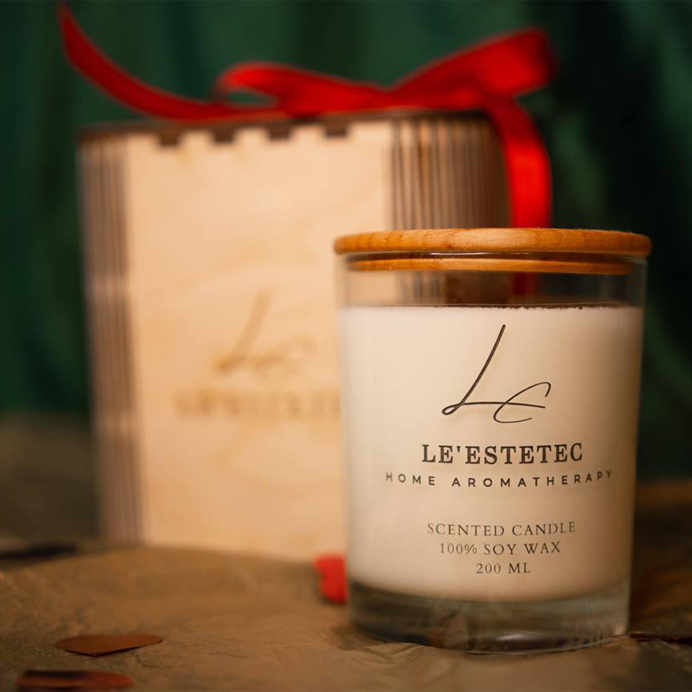 Свеча ароматическая соевая Le’Estetec Romantic с деревянным фитилем в деревянной упаковке (0000045)