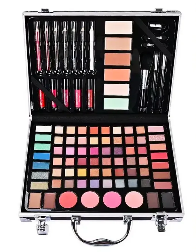 Набор косметики 30х21х6,5 см 86 пр. в кейсе (30467217)