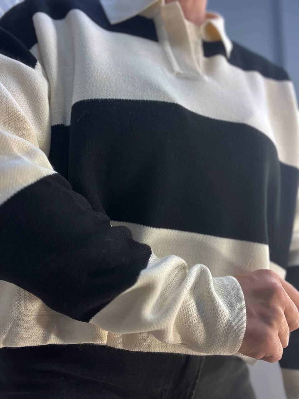 Свитер женский MIX RAY 6588 джемпер воротник широкая полоска укороченный свободный крой OS Черный с белым (1332) - фото 5 Свитер женский MIX RAY 6588 джемпер воротник широкая полоска укороченный свободный крой OS Черный с белым (1332) - фото 5