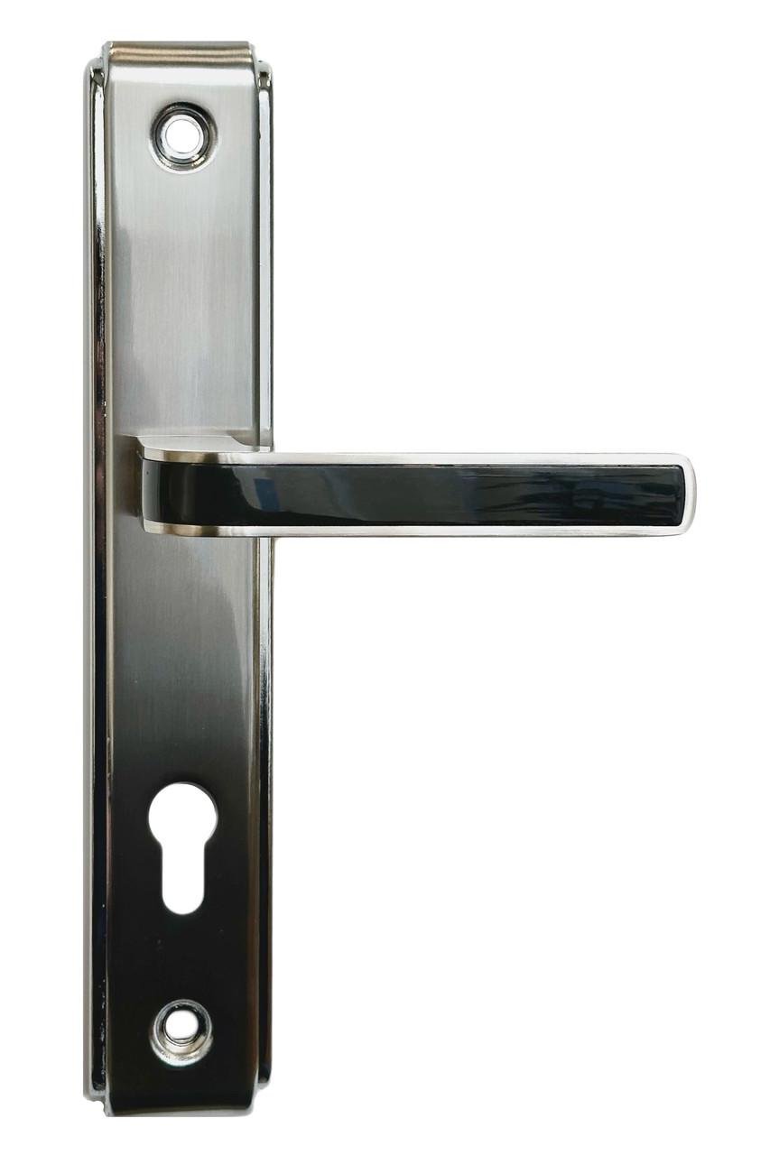 Дверная ручка под ключ Siba FLAMINGO на планке 85 мм Никель матовый/Черный (А63-3-22-66) Дверная ручка под ключ Siba FLAMINGO на планке 85 мм Никель матовый/Черный (А63-3-22-66)