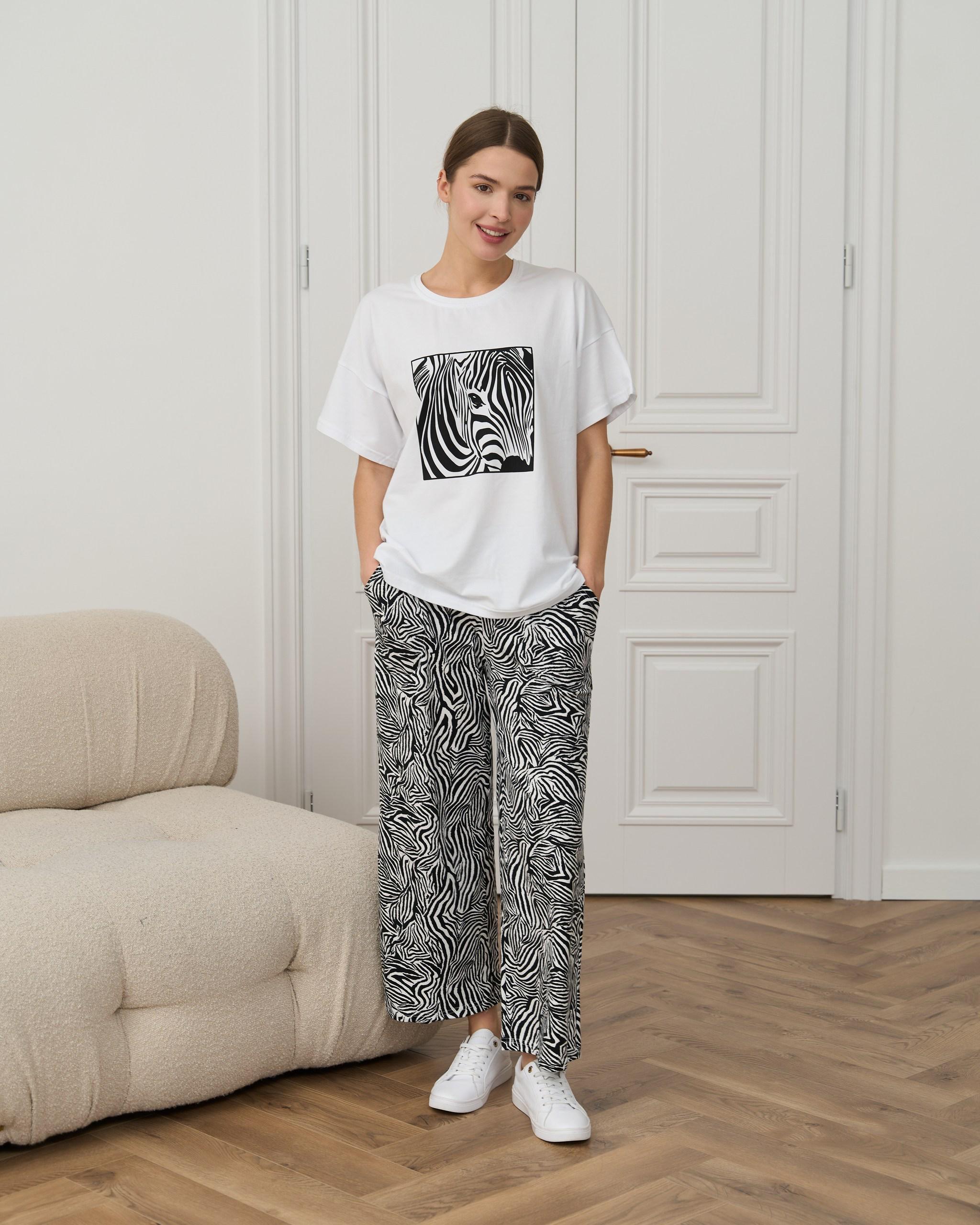 Комплект женский футболка и кюлоты Зебра 82558 L Белый