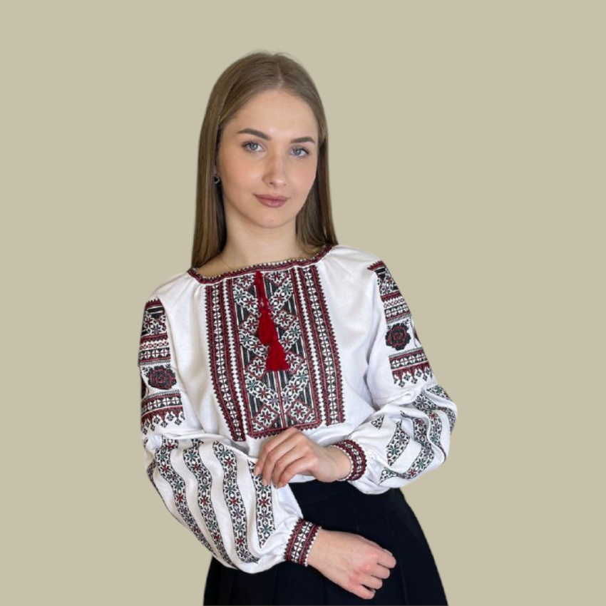 Вышиванка авторская женская р. 42