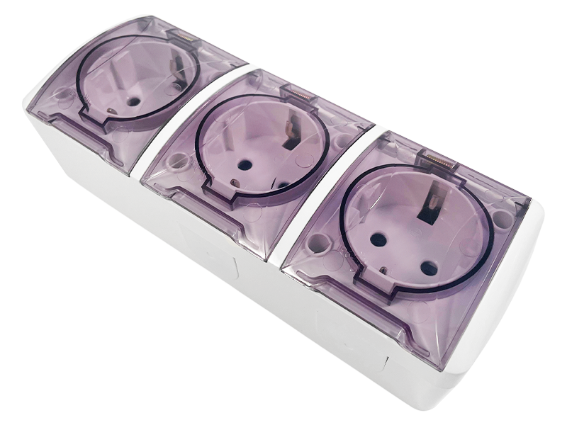 Розетка тройная Lemanso Магнолия с заземлением с крышкой Белый (LMR2014)