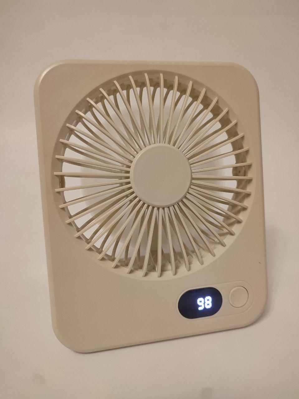 Вентилятор настольный F10 с аккумулятором и индикатором (2708658900) Вентилятор настольный F10 с аккумулятором и индикатором (2708658900)