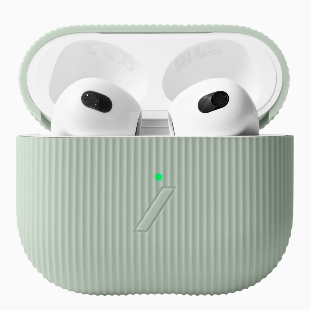 Силіконовий чохол для навушників Native Union Curve Case for Airpods 3rd Gen, Sage (APCSE-CRVE-GRN-V2) - фото 2