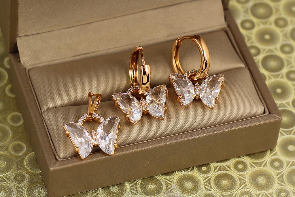 Набір Xuping Jewelry сережки підвіски і кулон Кришталевий метелик Золотий (30853376) Набір Xuping Jewelry сережки підвіски і кулон Кришталевий метелик Золотий (30853376)