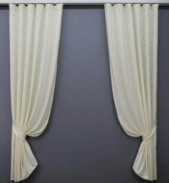 Комплект штор в вітальню/спальню жакард 1,5х2,5 м 2 шт. Молочний (1410ш)