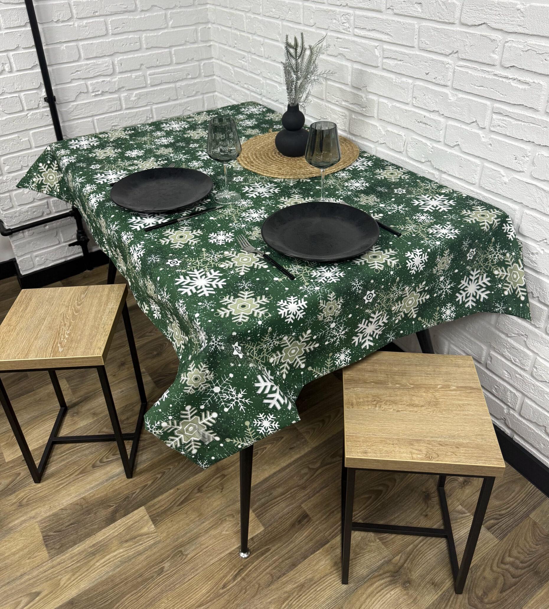 Скатерть Comfort Home X-mas snowflakes новогодняя водоотталкивающая с тефлоновым покрытием 140x180 см