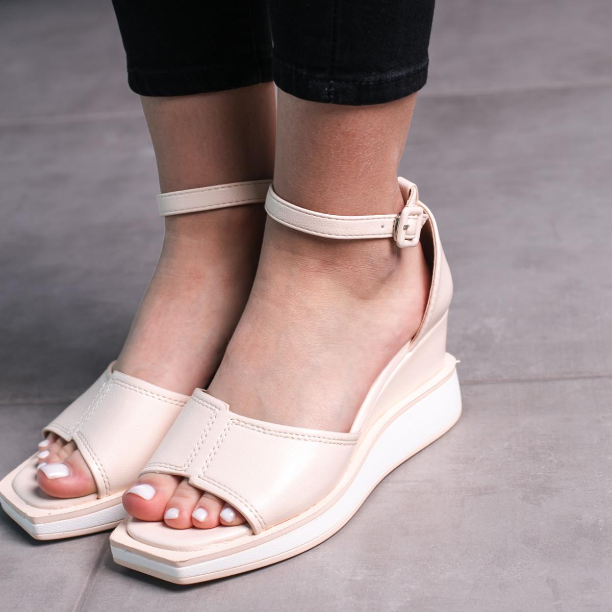 Босоножки женские Fashion р. 39 25 см Бежевый (3682)