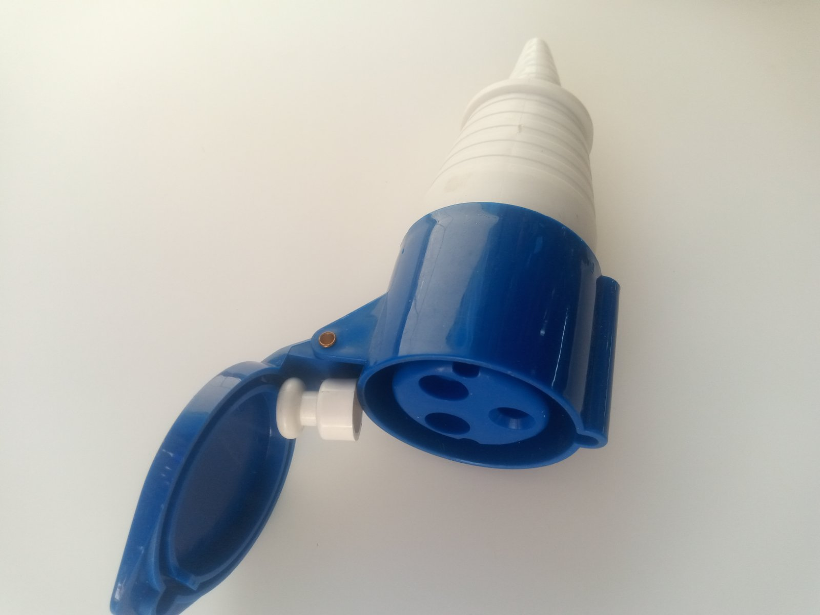 Гнездо переносное Lemanso LM2019 32А/3п 220-240V IP44 Синий (lm2019) - фото 2 Гнездо переносное Lemanso LM2019 32А/3п 220-240V IP44 Синий (lm2019) - фото 2