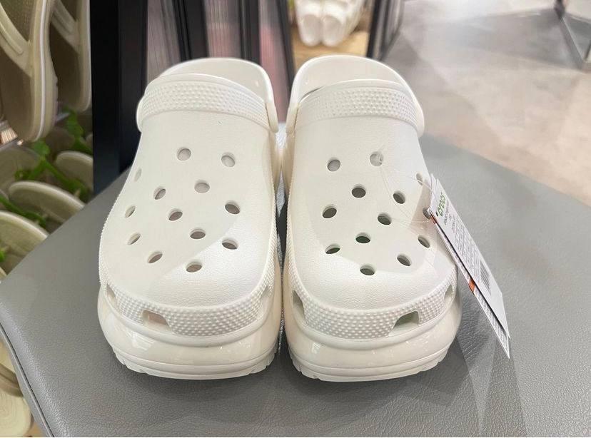 Сабо жіночі Crocs Mega Crush Clog р. 36-37 Білий (10914) - фото 5