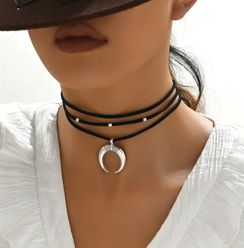 Чокер із підвіскою у формі півмісяця (28349453) - фото 5 Чокер із підвіскою у формі півмісяця (28349453) - фото 5