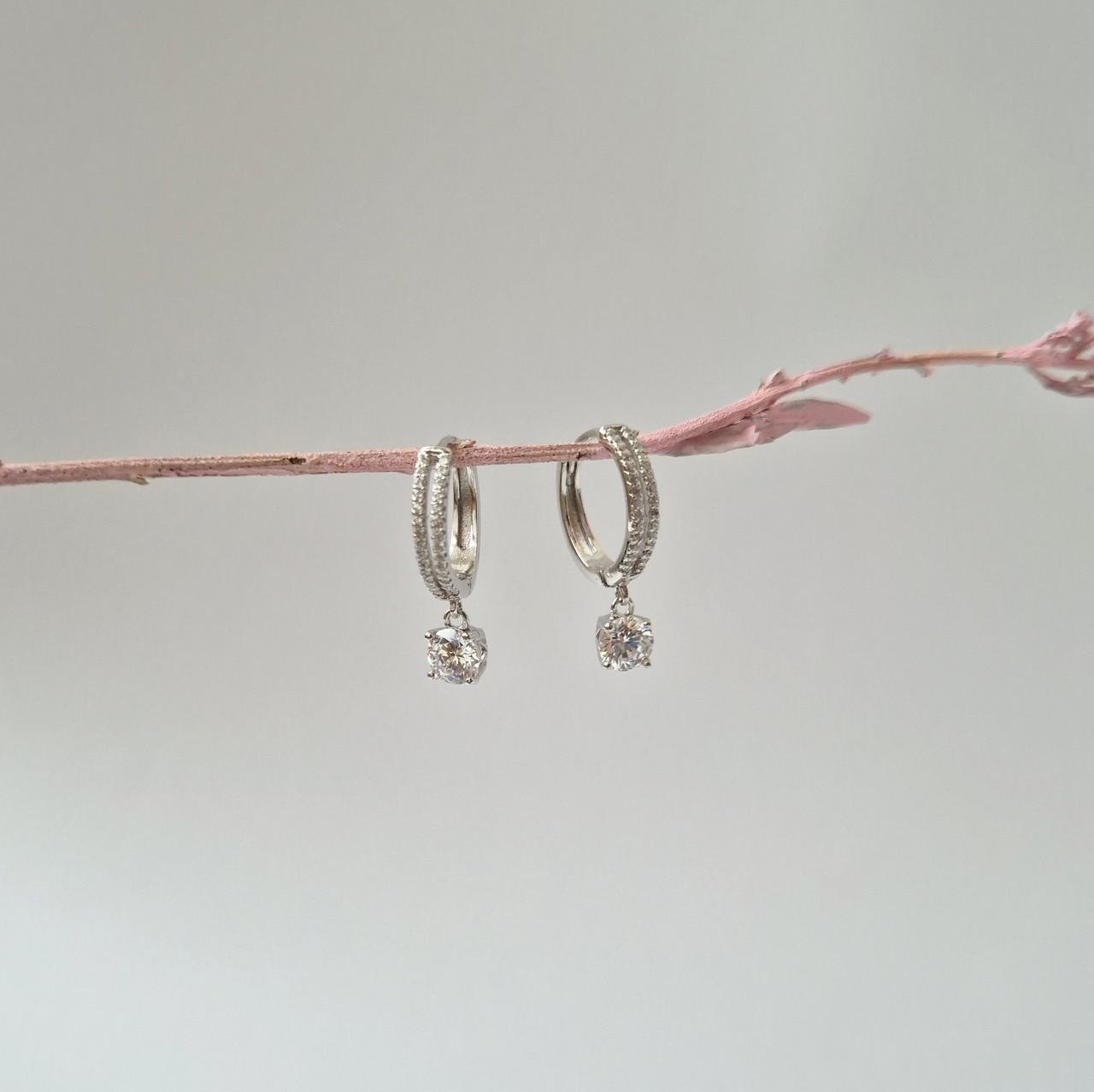 Сережки кільця 15 мм з підвіскою білий камінчик родоване срібло 925 проби 2,60 г (5075р)