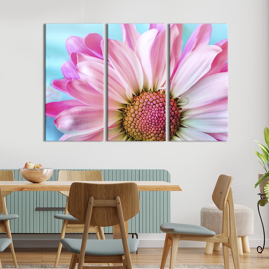 Картина на холсте триптих Цветок на голубом фоне 128x81 см (824-31)