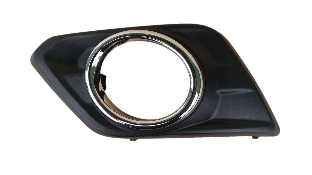 Решетка бампера AVTM Nissan X-Trail T32 14-17 левая с отверстием для противотуманок (5037 911)