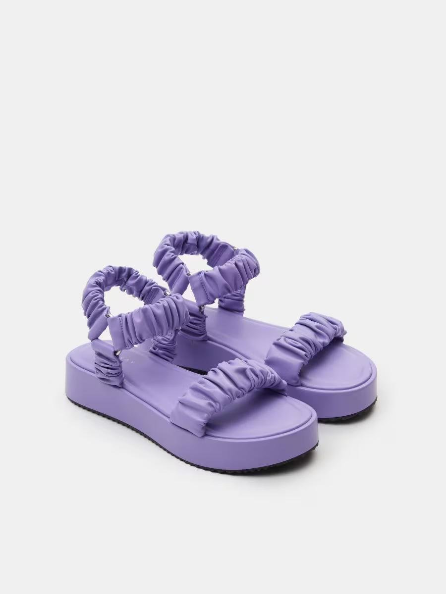 Сандалі Sinsay з декоративними зборками і платформою р. 37 Фіолетовий (9649137)