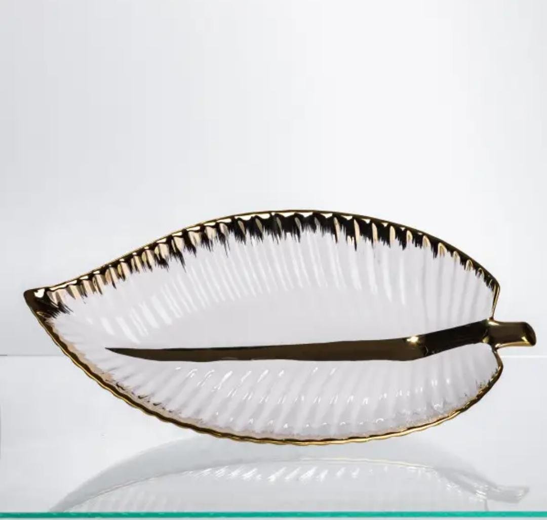 Блюдо сервировочное Yiwu Calla фарфоровое 40х21,5х5 см Белый с золотым (WH046) - фото 2 Блюдо сервировочное Yiwu Calla фарфоровое 40х21,5х5 см Белый с золотым (WH046) - фото 2