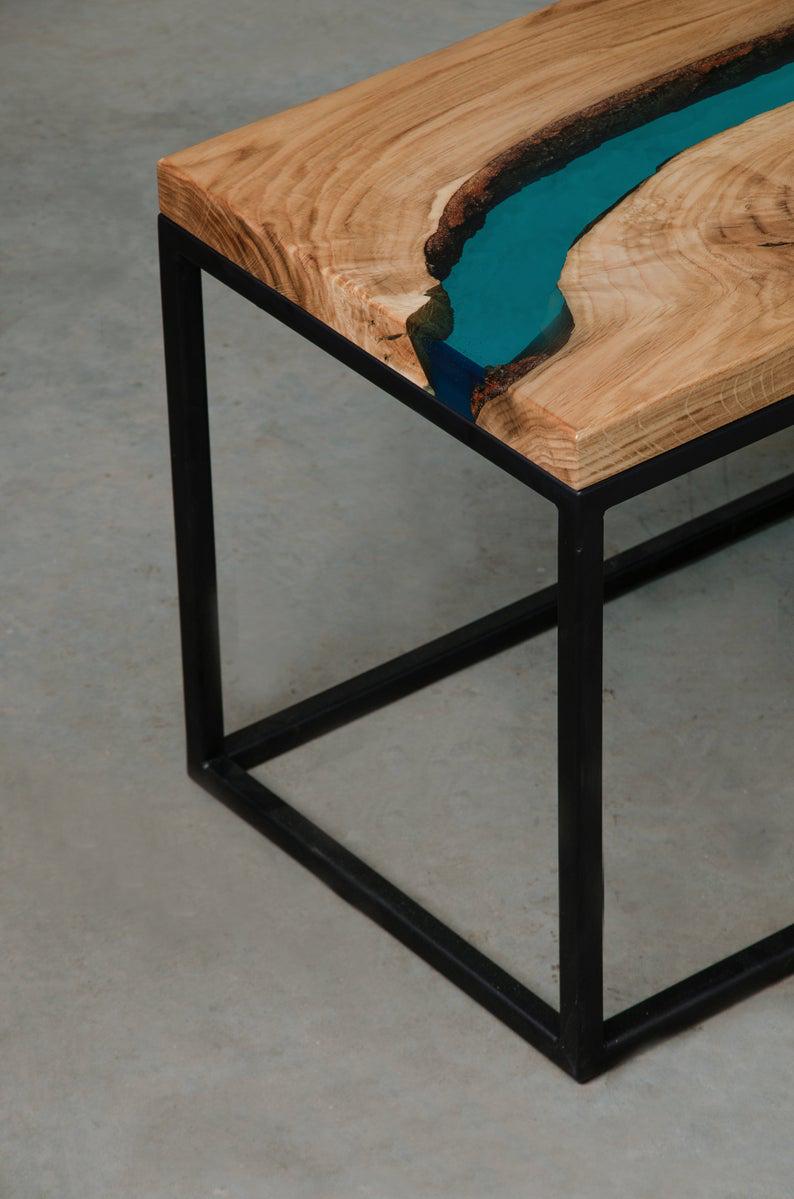 Стол журнальный река Бостон дизайнерский из прозрачной синей эпоксидной смолый и массива ореха 700х400х440 мм - фото 5 Стол журнальный река Бостон дизайнерский из прозрачной синей эпоксидной смолый и массива ореха 700х400х440 мм - фото 5