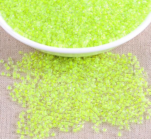 Бисер Прокрашенный 2 мм 50 г Лимонный неон (БР0002к17)