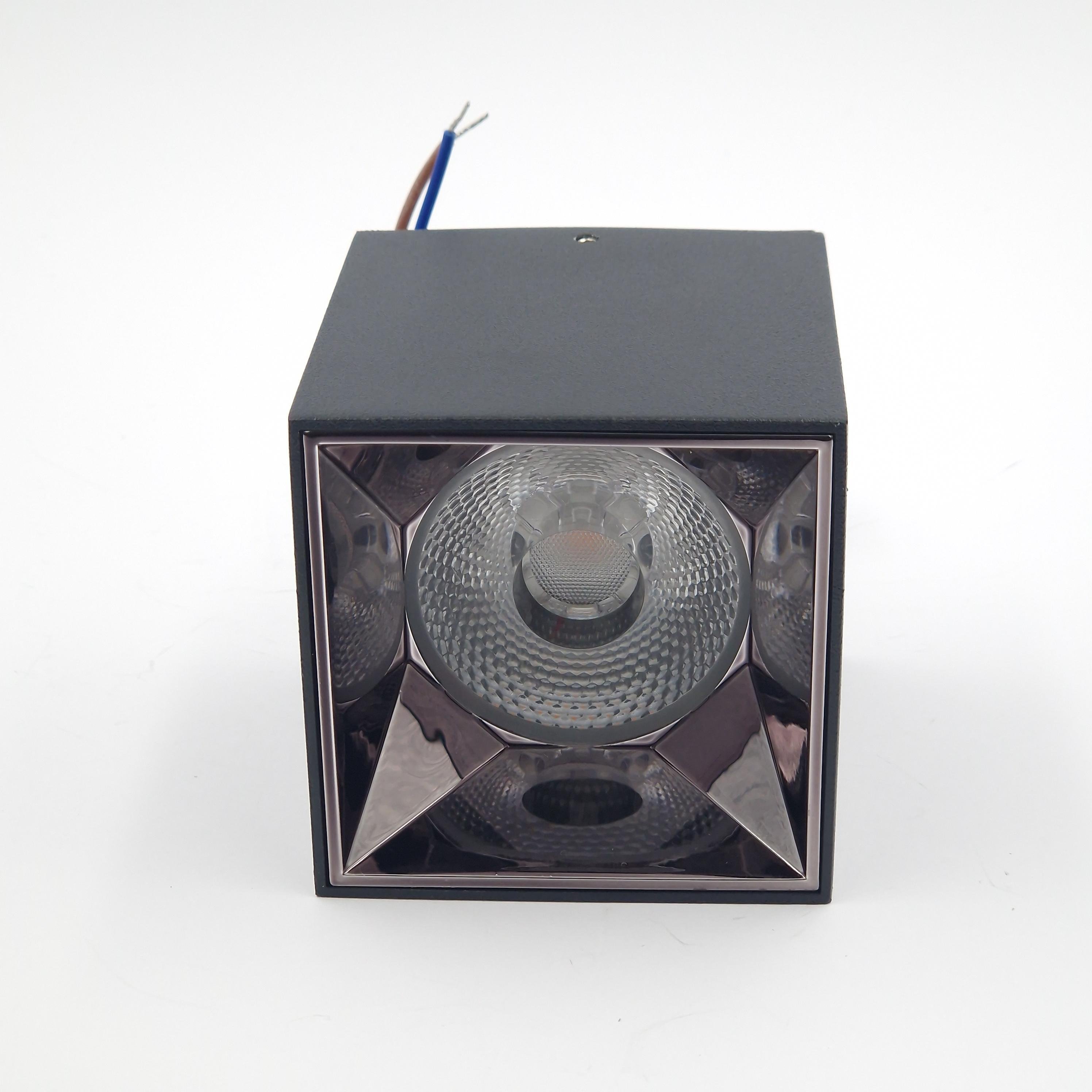 Светильник накладной Light Club 7 Вт 4000 К IP20 точечный Черный (LTR617CS-7-4-BK) - фото 4 Светильник накладной Light Club 7 Вт 4000 К IP20 точечный Черный (LTR617CS-7-4-BK) - фото 4