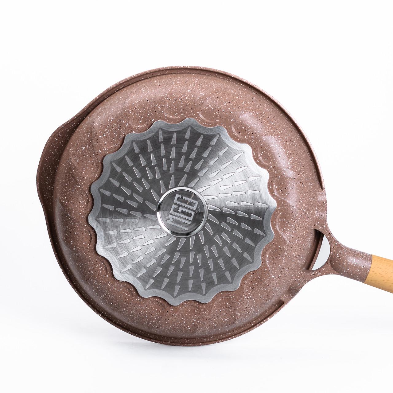 Сковорода алюмінієва MGC 2,8 л з мармуровим покриттям антипригарним Ø 28 см Кавовий - фото 3 Сковорода алюмінієва MGC 2,8 л з мармуровим покриттям антипригарним Ø 28 см Кавовий - фото 3