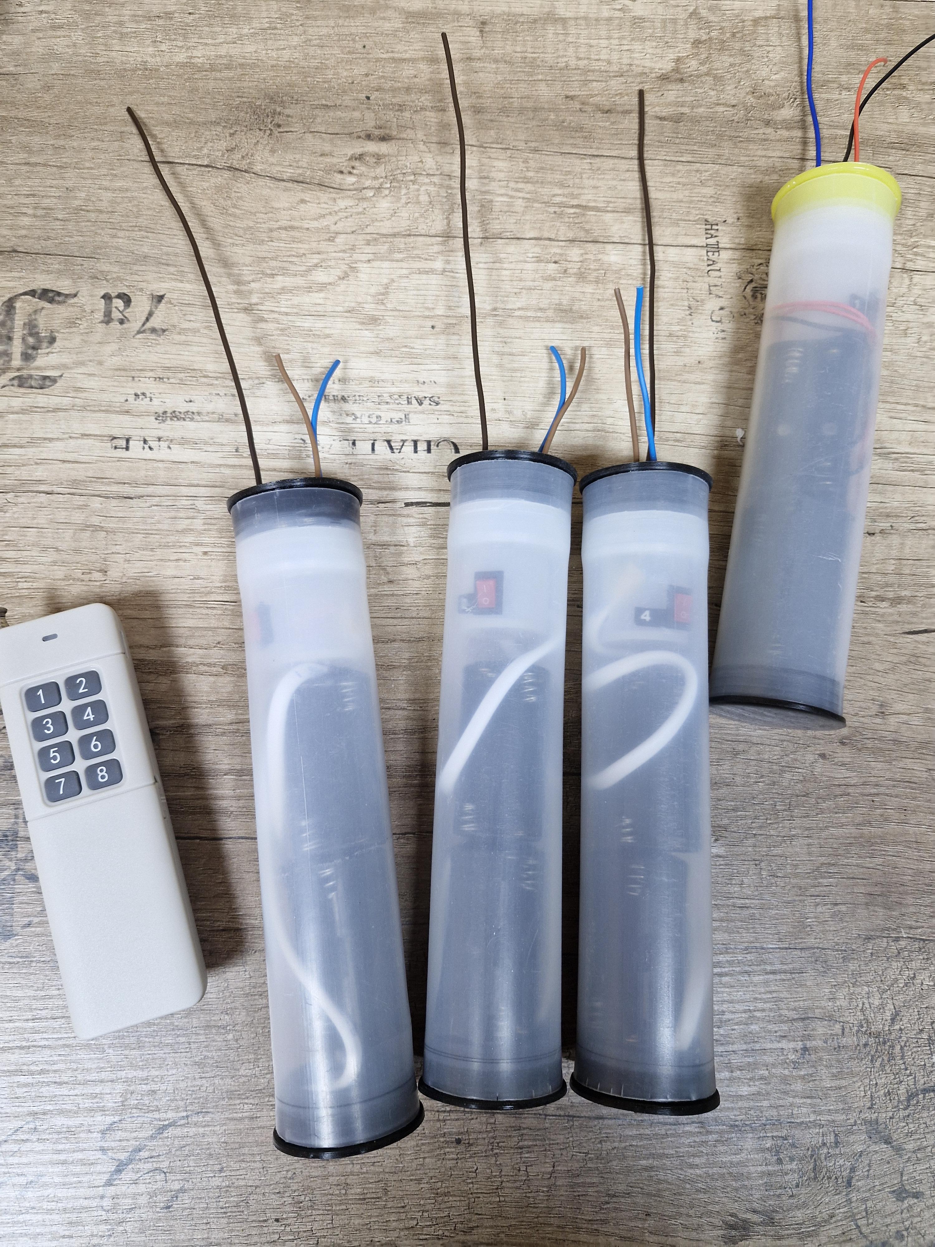 Дистанционный активатор пиротехнический пульт и 4 активатора 2 км 4 км герметический удвоенное питание - фото 7