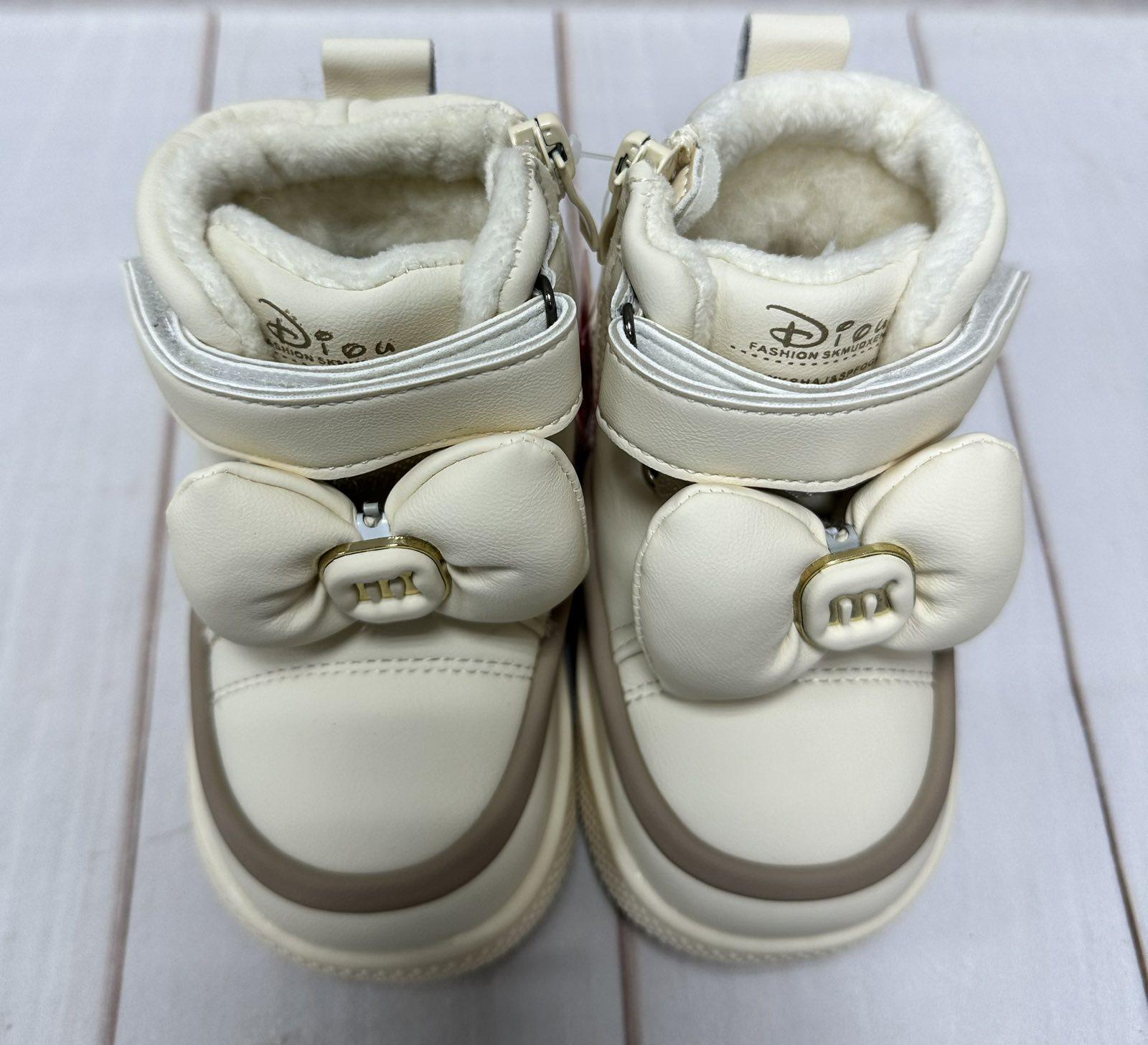 Уггі зимові для дівчаток Paliament Бежевий р. 25 15,5 см - фото 2 Уггі зимові для дівчаток Paliament Бежевий р. 25 15,5 см - фото 2