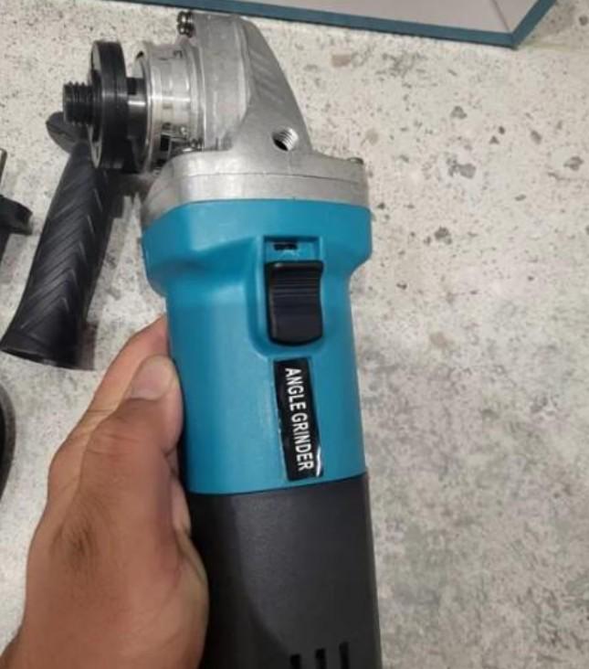 Болгарка угловая 11000 об/мин 220 В 860 Вт 125 мм (135) - фото 3 Болгарка угловая 11000 об/мин 220 В 860 Вт 125 мм (135) - фото 3