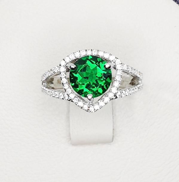 Кольцо серебряное с зеленым кварцем р. 17,5 3,48 г (1518658955)