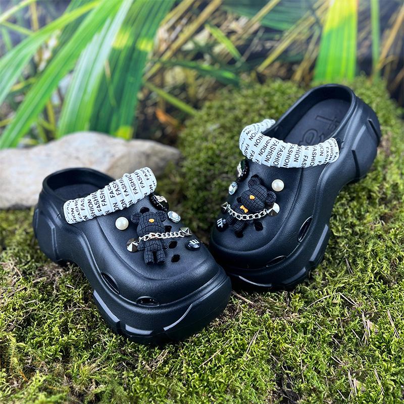 Крокси жіночі Е-0010196-1 на платформі з джибітсами p. 37 23,5-24 см Чорний (76644525)